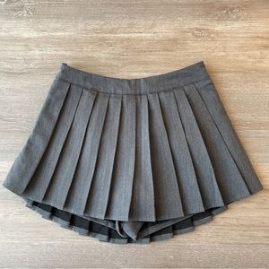 pleated mini skirt